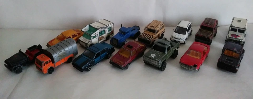 LOTTO 14 MODELLINI MAJORETTE  - Immagine 1 di 4