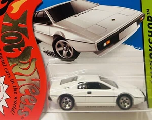 Hot Wheels New 2015 HW Garage #219 James Bond 007 Lotus Esprit S1 White w/ 5SPs - Picture 1 of 2