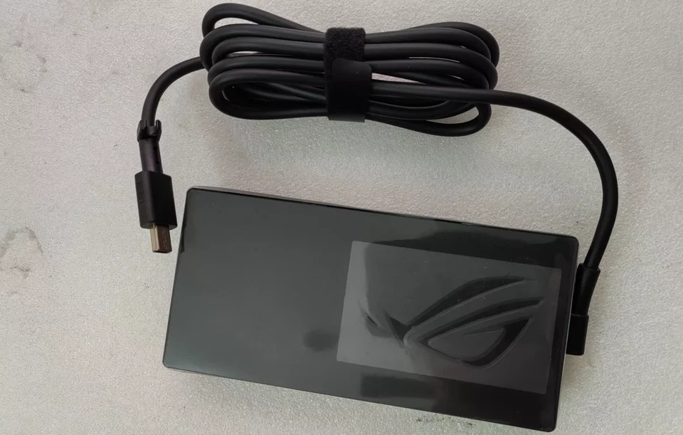 New Original ASUS ROG Zephyrus G16 GA605WV-XB96 A20-200P1A(CL:D) 200W AC Adapter - Image 1 of 4