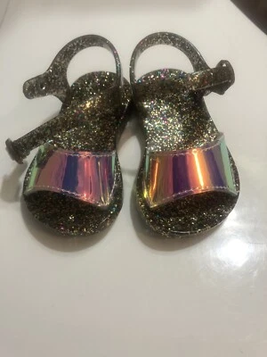 Sandalias de ciervo para bebé pequeño Foto 1 de 3