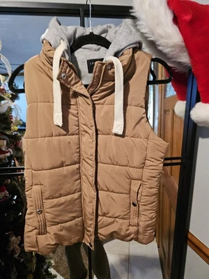 Love Tree Vest Size Large With Hood - Image 1 of 4