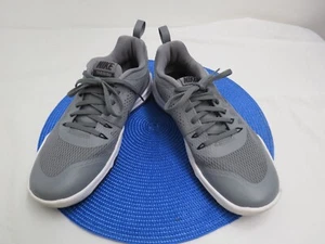 MEN'S GREY NIKE TRAINING ATHLETIC LIGHTWEIGHT SNEAKERS 8.5 - Picture 1 of 4