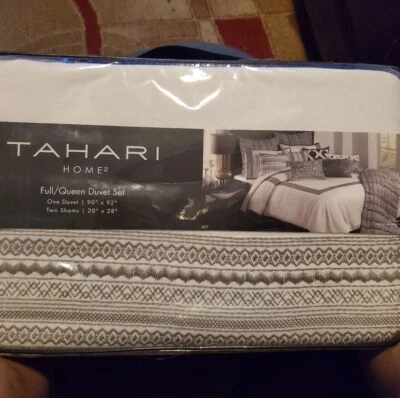 COPY - Tahari home full/queen duvet - Image 1 of 4
