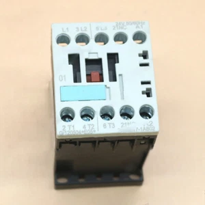 Contactor de 3 polos en caja para Siemens 3RT1017-1AB02 12A 5,5 kW 1NC 24V CA 50/60Hz - Imagen 1 de 3