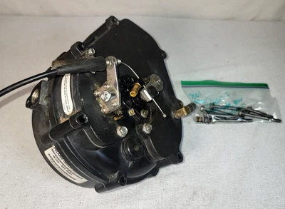 Cubierta de carcasa del estator volante encendido Polaris Genesis I 1200 2001 con bomba de aceite Foto 1 de 4