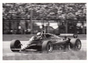 FOTO DE PRENSA DEL PERÍODO ORIGINAL JPS LOTUS 91 NIGEL MANSELL F1 GP 1982 - Imagen 1 de 2