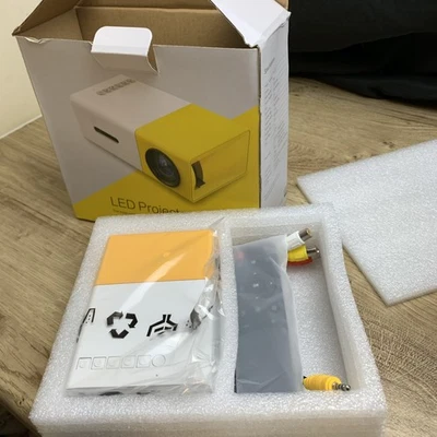 Mini Projector LED 1080P Home Portable Projector Unbranded - New - Image 1 of 4