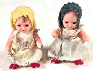 Vintage Miniatur Puppenhaus Zelluloid Schlafaugen Baby Puppen 3 Zoll - Bild 1 von 3
