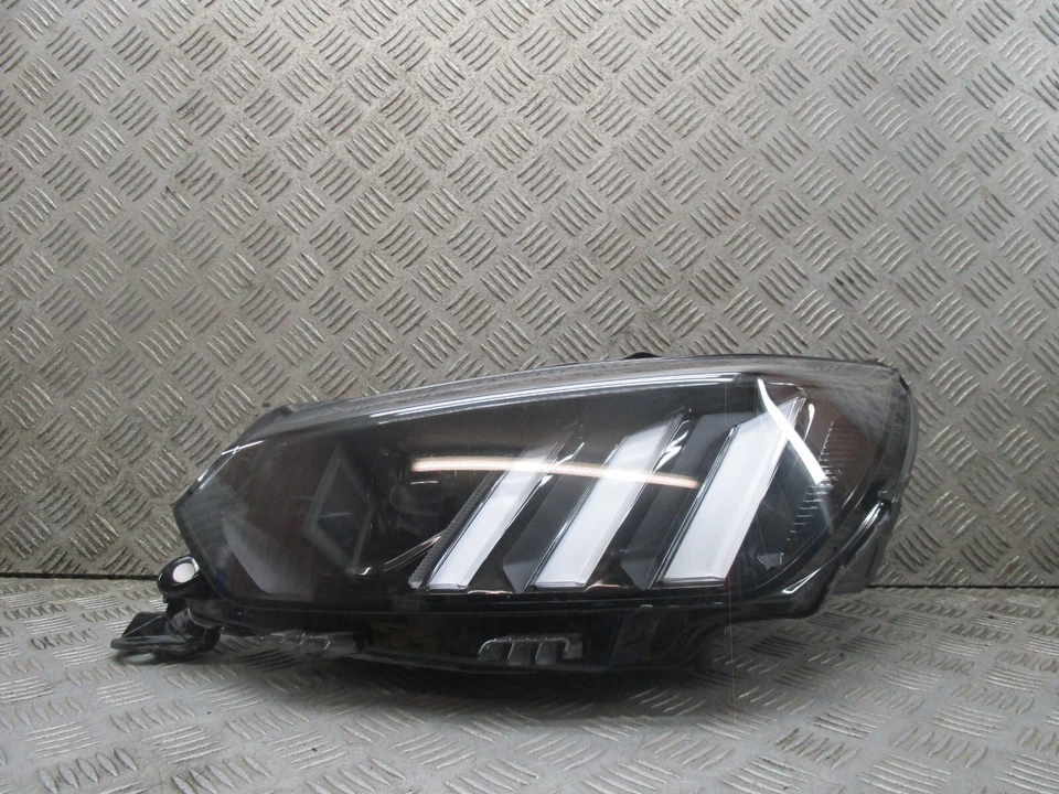 Faro delantero pasajero peugeot 2008 puretech s/s 2022 9841642280 ver fotos Foto 1 de 4