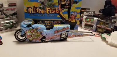L.E. Tonglet "Nitro Fish" NHRA Pro Stock motocicleta 2010 Champ 1/9 por Auto World Foto 1 de 4