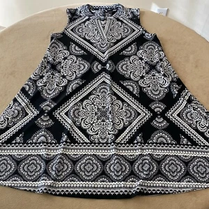 New Directions Womens Black Damask Print Sleeveless Split Neck Shift Dress Sz M - Picture 1 of 8
