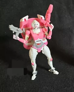 LG10 Arcee | Japanese Transformers Legends Import Takara Tomy Generations - Picture 1 of 4