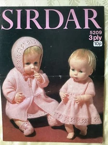 Sirdar knitting pattern 5209. 3 Ply doll clothes 14/16 & 18/20". - Picture 1 of 3