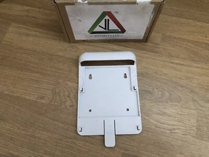 Cisco WAP321 staffa di montaggio a parete wireless AP solo staffa a parete Cisco WAP321-E-K9 - Foto 1 di 4