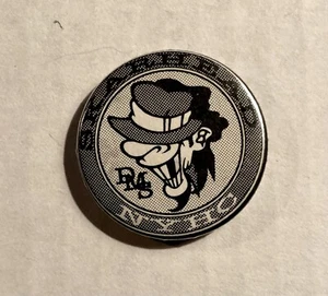 SKARHEAD VINTAGE 2000'S CLASSIC LOGO PIN KINGS AT CRIME DESIGN NYHC - Bild 1 von 2