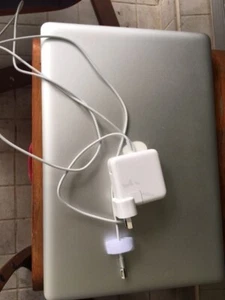 apple macbook pro 15inch i7CPU - Picture 1 of 9