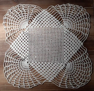 Hand Made Crochet Dresser Doily Ecru Unbleached Cotton Scalloped 11" - Bild 1 von 6