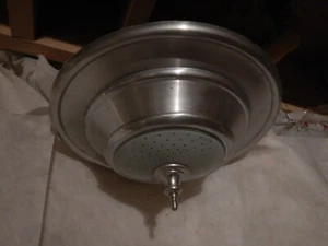 Art Deco Mid Century Low Profile Machine Age Fixture w original perforiertem Schirm - Bild 1 von 9