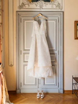 Monique Lhuillier Wedding Dress - Lovely - Ivory Lace - Image 1 of 4