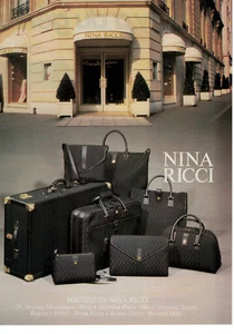 PUBLICITÉ PRESSE 1985 NINA RICCI SACS MALLE VALISE- DEVANTURE MAGASIN NINA RICCI - Foto 1 di 1