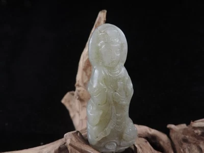Antigua escultura china tallada a mano de jade hetiano Guanyin estatua colgante Foto 1 de 4