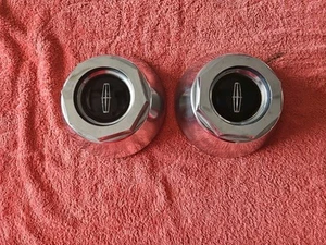 Lincoln Town Car 1993-1997 Center Hubcap #F5VC1A096BA Cosmetic Damages OEM 2pcs - Bild 1 von 7