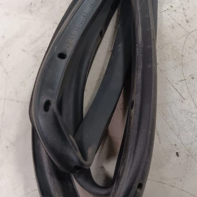 Jeep Renegade en puerta sello goma conductor izquierdo trasero trasero 2023 2022 2021 2020 Foto 1 de 4