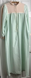 VTG Tom Bezduda for BARAD & CO. Large Nightgown Pink and Green 1/4 zip Large - Picture 1 of 3