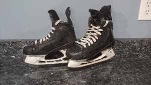 Bauer Supreme Matrix SMU Ice Hockey Skates Intermediate Size 4.5 Fit 1 - Picture 1 of 11