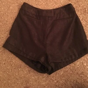 Finders Keepers High waisted shorts womens grey size 4 - Picture 1 of 3