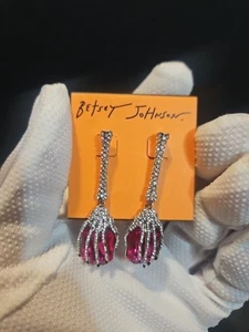 Pendientes de Halloween Betsey Johnson Esqueleto Mano Piedra Rosa - Imagen 1 de 5