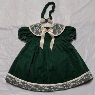 Vestido y diadema vintage de terciopelo verde con ribete de encaje de Navidad Youngland Foto 1 de 4