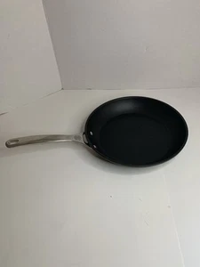 Le Creuset Toughened Nonstick Fry Pan, 10 1-4” 016025 - Picture 1 of 7