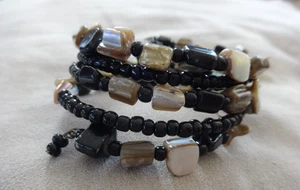 BLACK ABALONE SHELL & SEED BEADS CUFF BRACELET / UPPER ARM MEMORY WIRED BANGLE - Picture 1 of 11