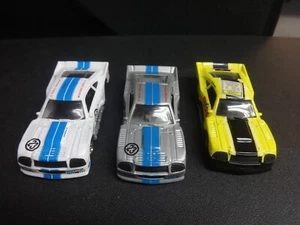 Johnny Lightning 3 diff 1975 Mustang Cobra II Racers Base #726 Mint - You Choose - Picture 1 of 15