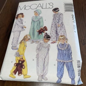 90s McCalls Sew Pattern 5571 Girls Nightgown Robe Footed Pajamas Bonnet Sz 3 - Picture 1 of 2