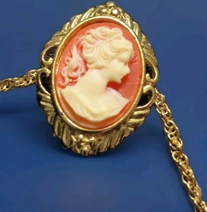 Vintage Gold Tone Carnelian Cameo on Gold Tone Chain Signed "P" Fashion Jewelry - Picture 1 of 14