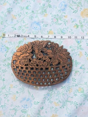 Cesta de flores de hierro fundido trivet cepillado cobre vintage  Foto 1 de 4