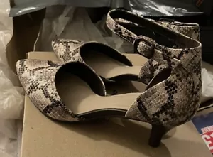 Clarks Linvale Edyth Ladies Taupe Snake Man Made Shoes Uk Size 4 D EUR 37 - Picture 1 of 5
