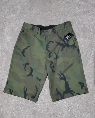 NWT Volcom Shorts Men Size 28 Green Camo Casual Skateboarding Flat Front Stretch - Image 1 of 4