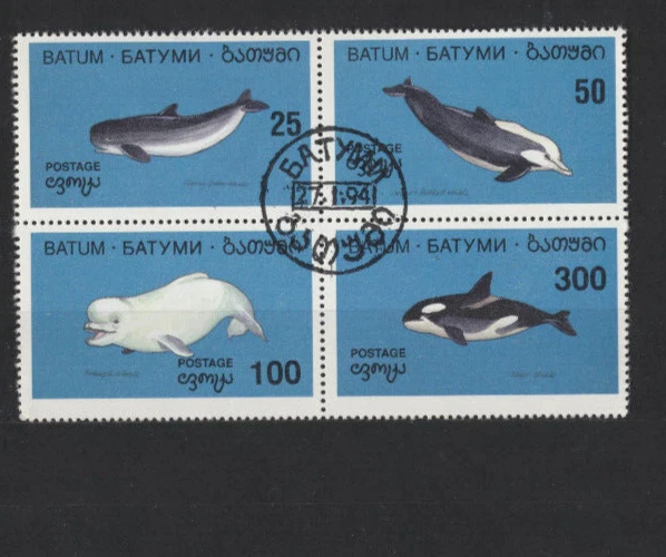 БЛОК из ЧЕТЫРЕХ марок WHALES BATUM Se-tenant. Яркие цвета... Технический директор отменен - Изображение 1 из 1