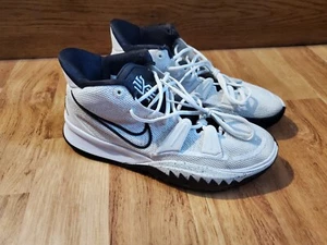 Men's Nike Kyrie 7 TB White Black Shoes DA7767-100 Size 11.5 - Picture 1 of 8
