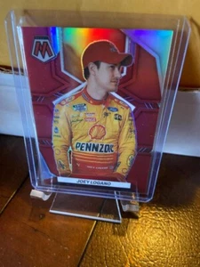 2023 CHRONIKEN MOSAIK RENNEN JOEY LOGANO ROTE PRIZMKARTE #D 45/99 TEAM PENSKE - Bild 1 von 2
