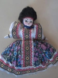 Bambola artigianale vintage russa cappello vera pelliccia morbida da collezione - Foto 1 di 7