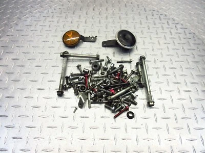 2013 11-13 Honda CBR250R CBR 250R buzina diversos refletor diversos parafusos porcas - Imagem 1 de 4