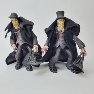Jack The Ripper Action Figures Mezco Toys 2004 w/Bag Cloak & Hats X2 - Picture 1 of 5