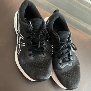 Size 8.5 - ASICS Gel Excite 10 Black White - Picture 1 of 17