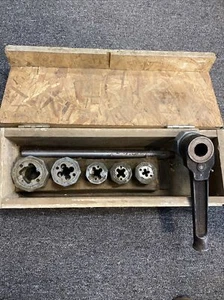 Vintage The Nye Tool & Machine Works P650 NYE No55 TRIAD 1/8" - 1" Pipe Threader - Picture 1 of 6