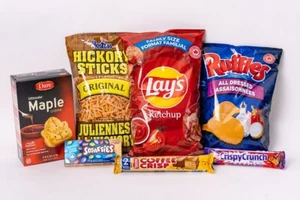 Lot of Canadian Snacks Chips, Cookies, Chocolates, Kraft PB, Smarties! FAST SHIP - Picture 1 of 2