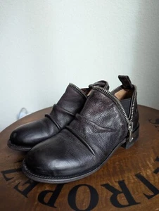 John Fluevog zipper booties EV Black 8 W - Picture 1 of 6